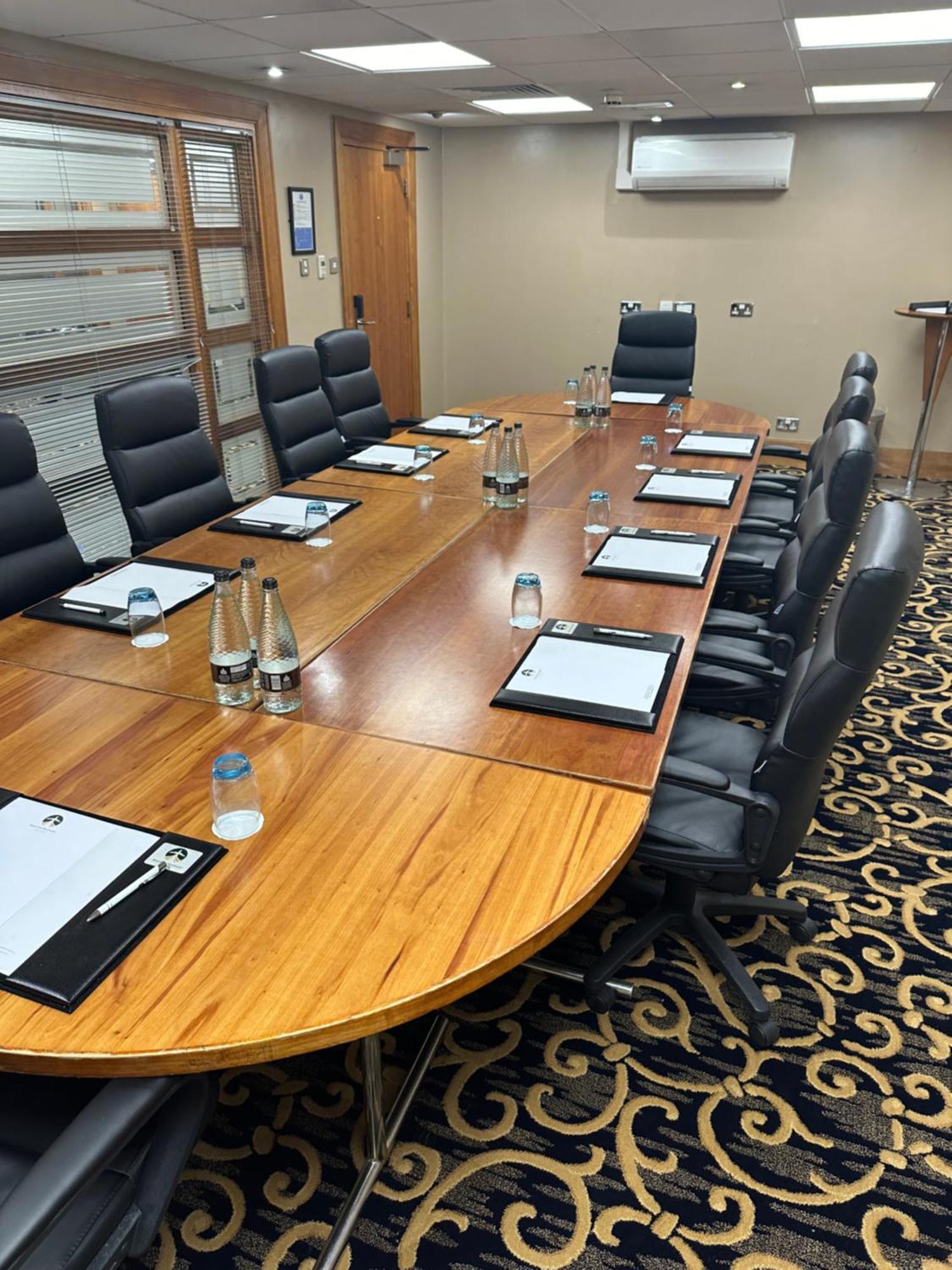 ווילמסלו Airport Inn & Spa Manchester מראה חיצוני תמונה